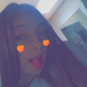 Meet your Posher, Holly